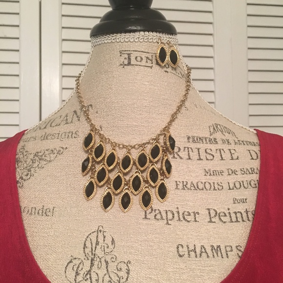 None Jewelry - Black and gold necklace, matching earrings set